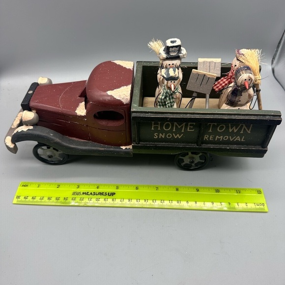 Frosty Snow Removal wooden Handpainted truck with snow people - Picture 10 of 11
